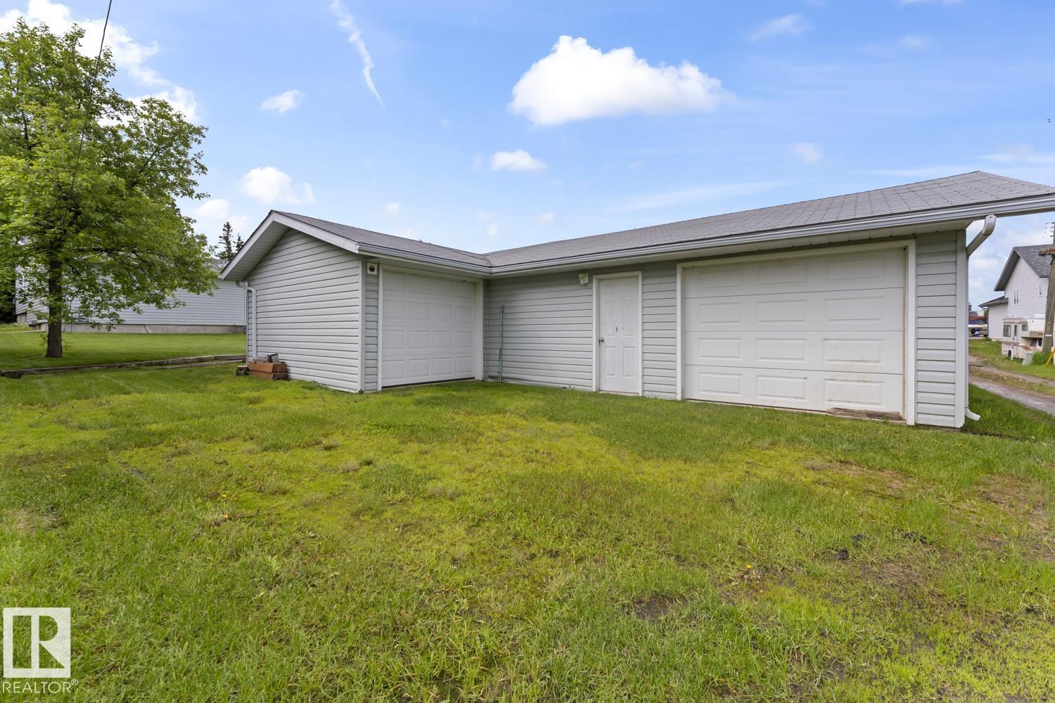 608 17 AV - photo 5