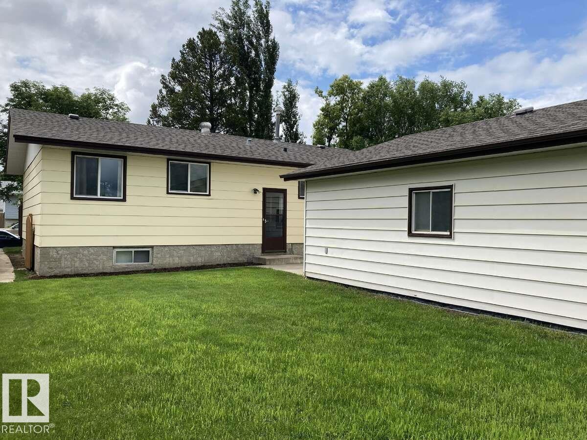 4321 41 AV — photo 29