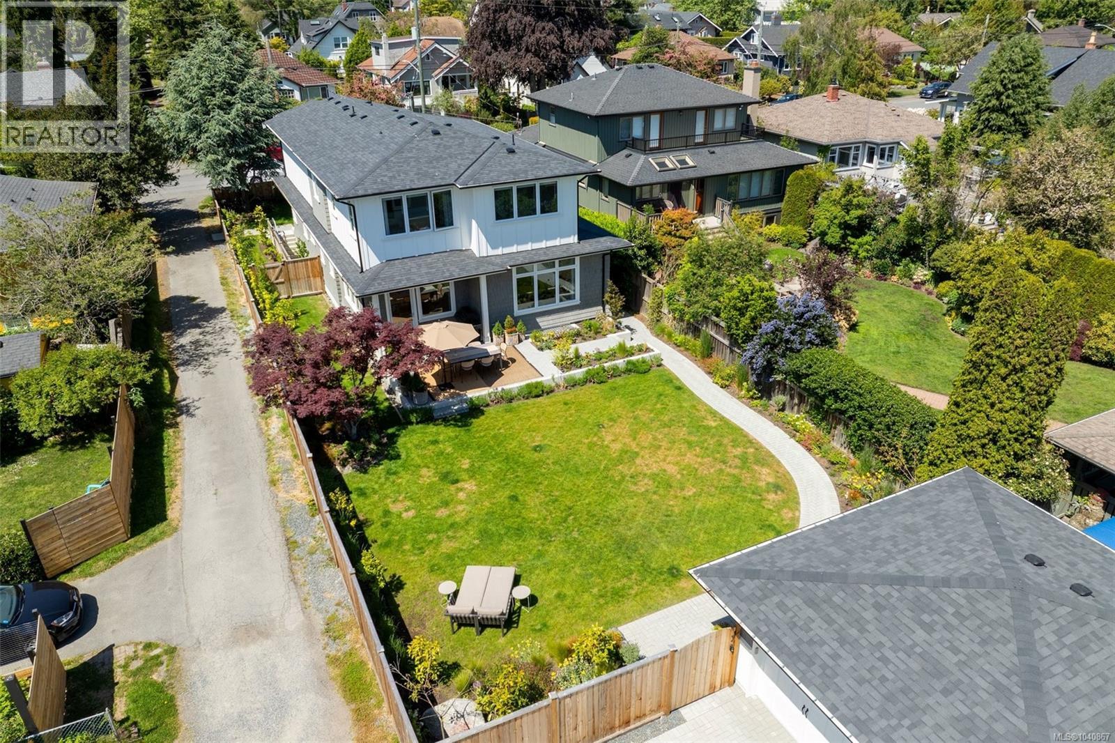 1027 Hampshire Rd - 3