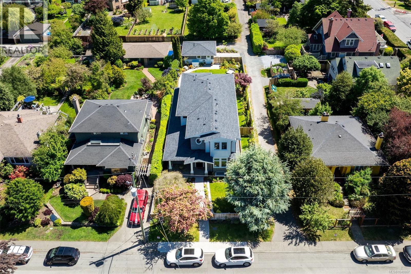 1027 Hampshire Rd - 4