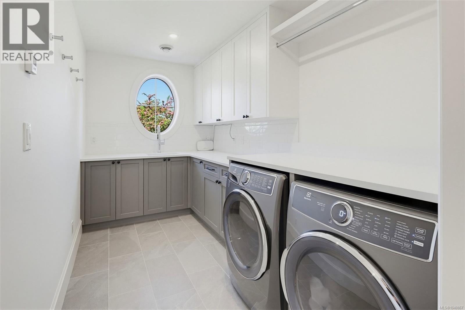 1027 Hampshire Rd - 45