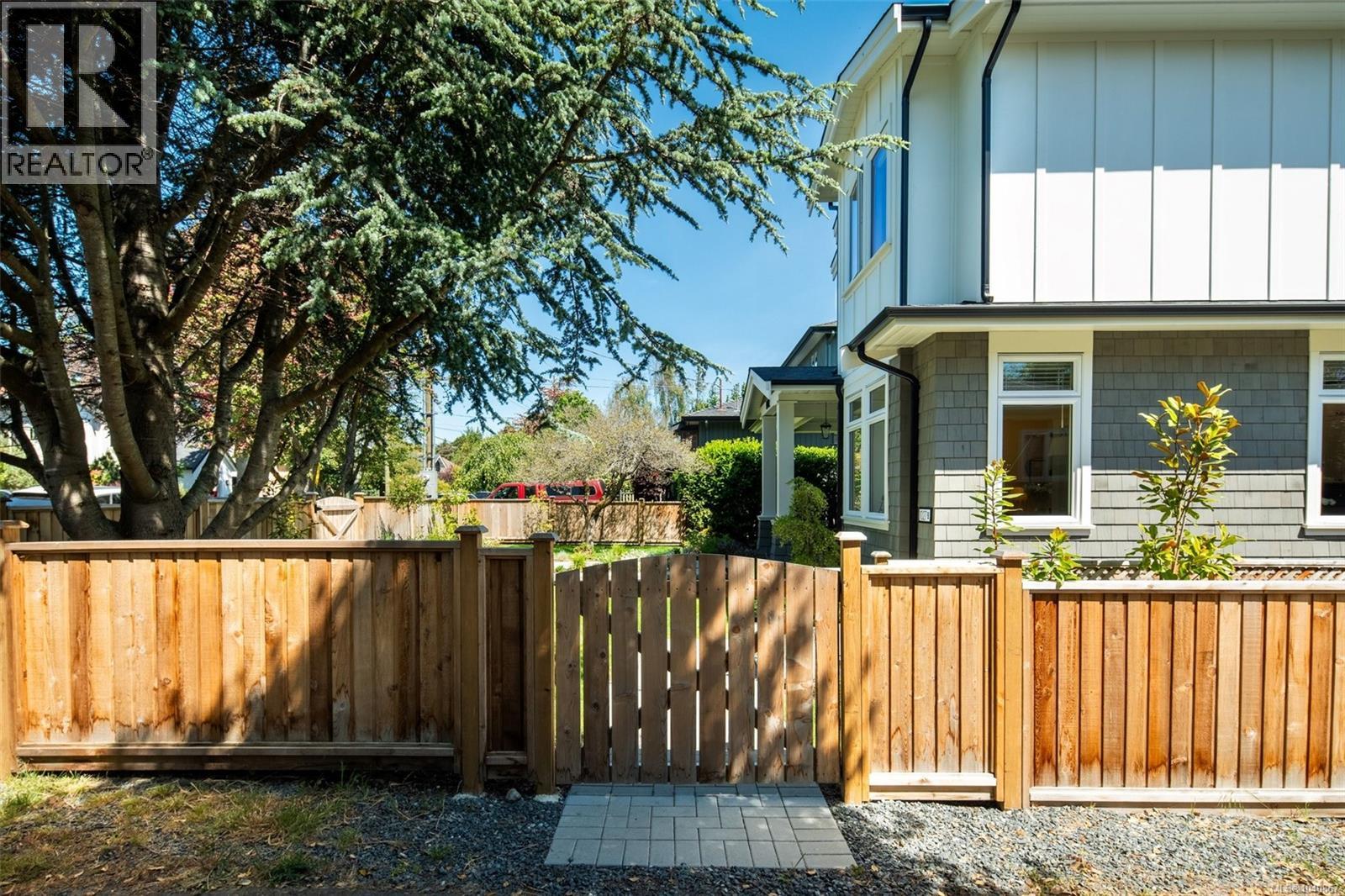 1027 Hampshire Rd - 58