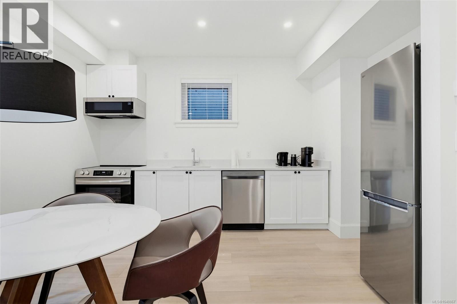 1027 Hampshire Rd - 60