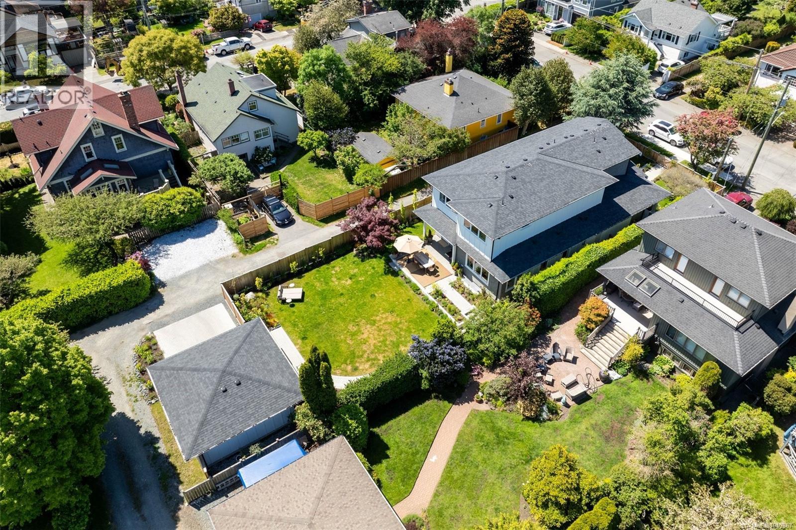 1027 Hampshire Rd - 66