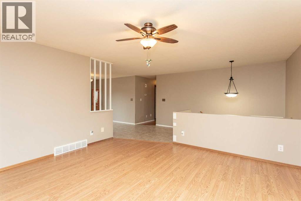 4722 49 Avenue - photo 4