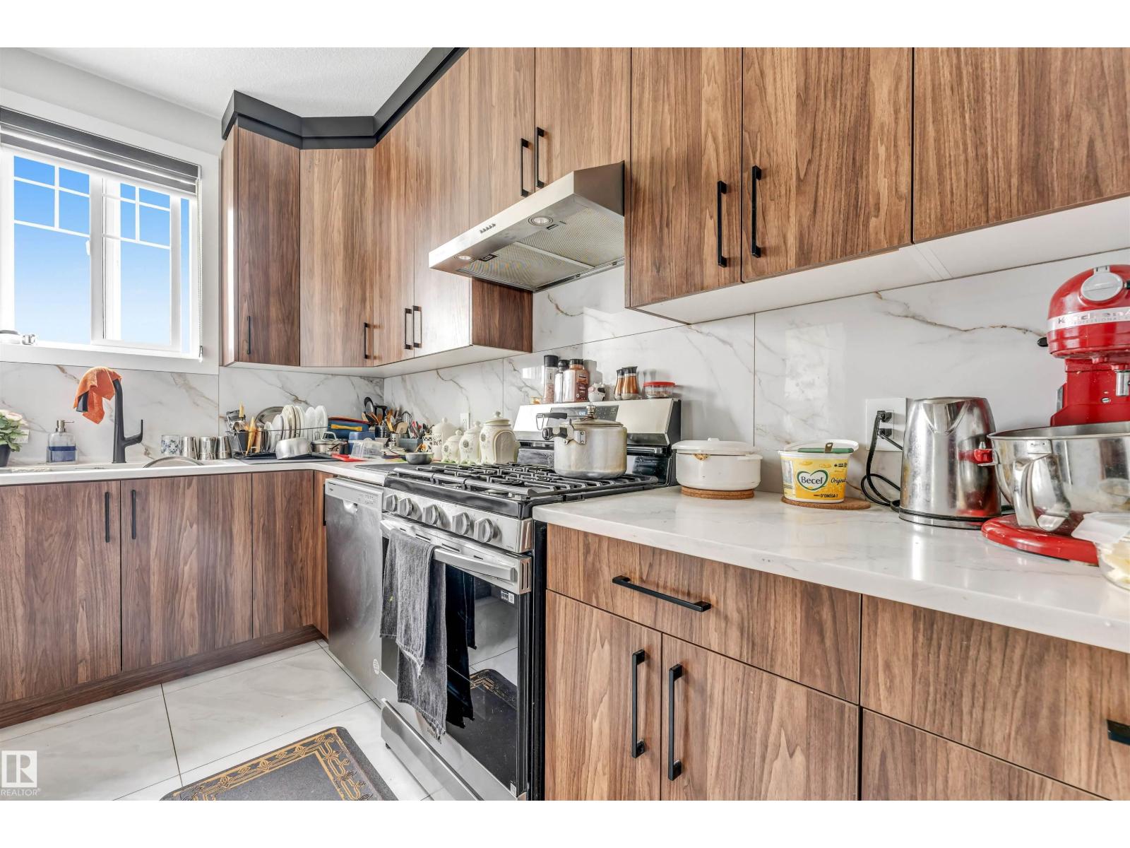 208 33 street SW - 19