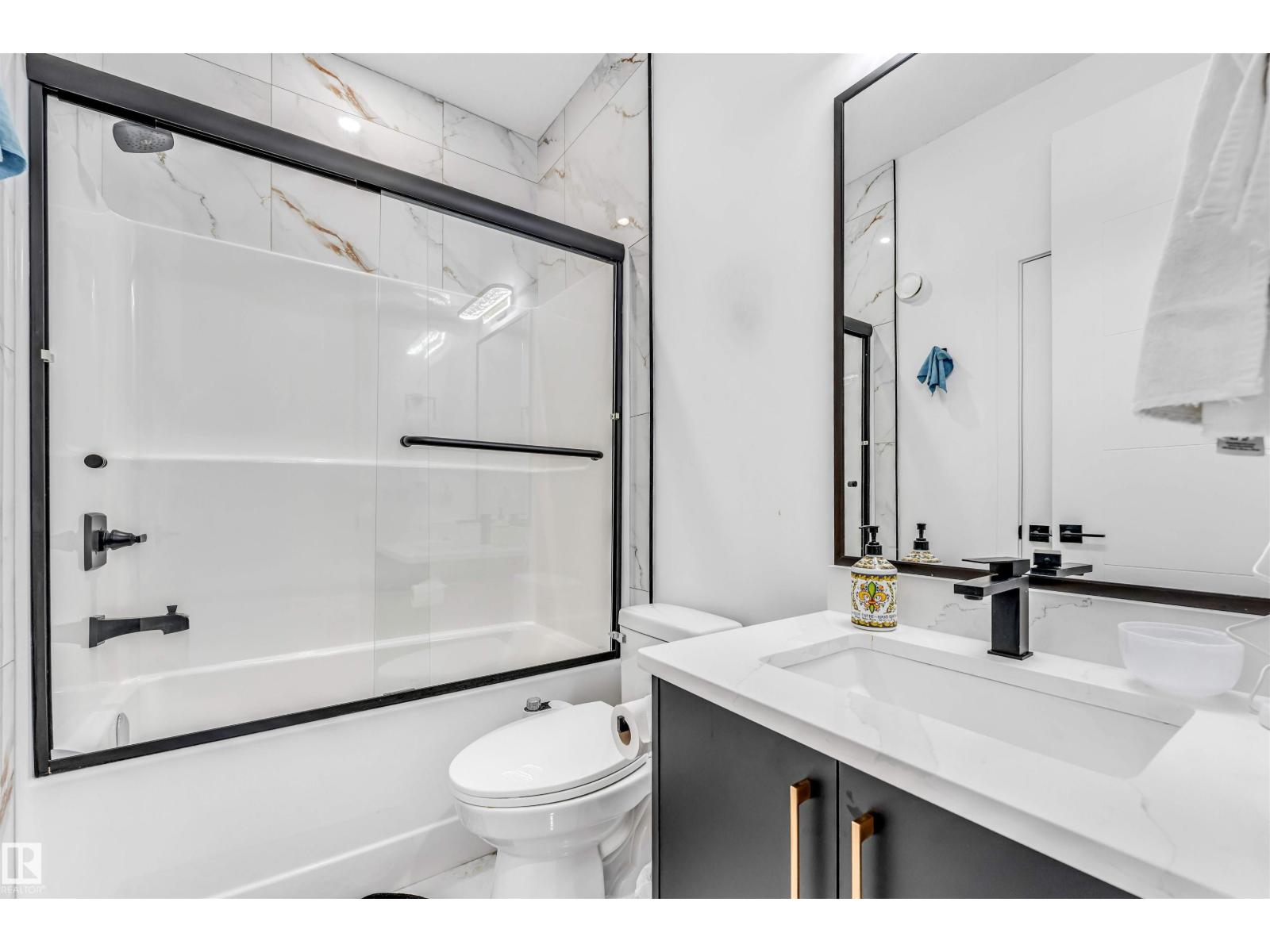 208 33 street SW - 24