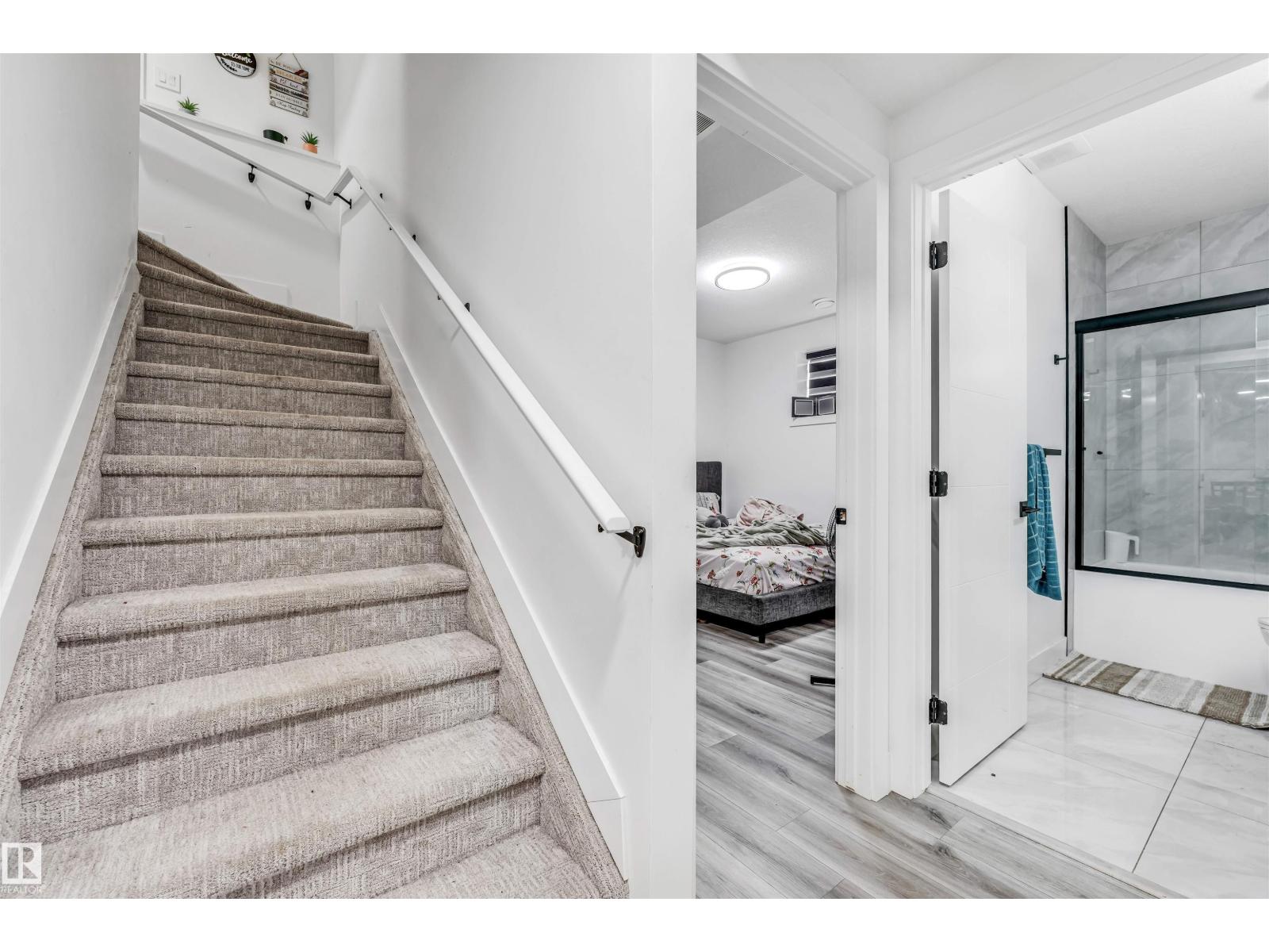 208 33 street SW - 36