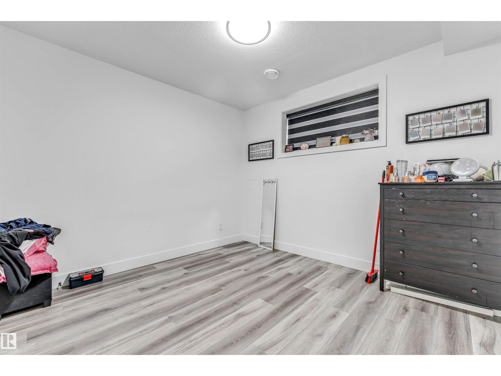 208 33 street SW - 40