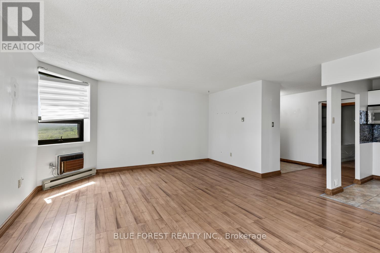 #702 549 RIDOUT STREET N - 10