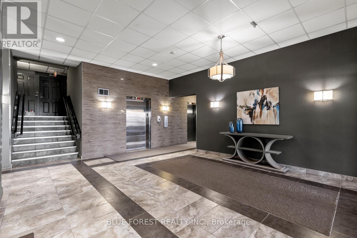 #702 549 RIDOUT STREET N - 6