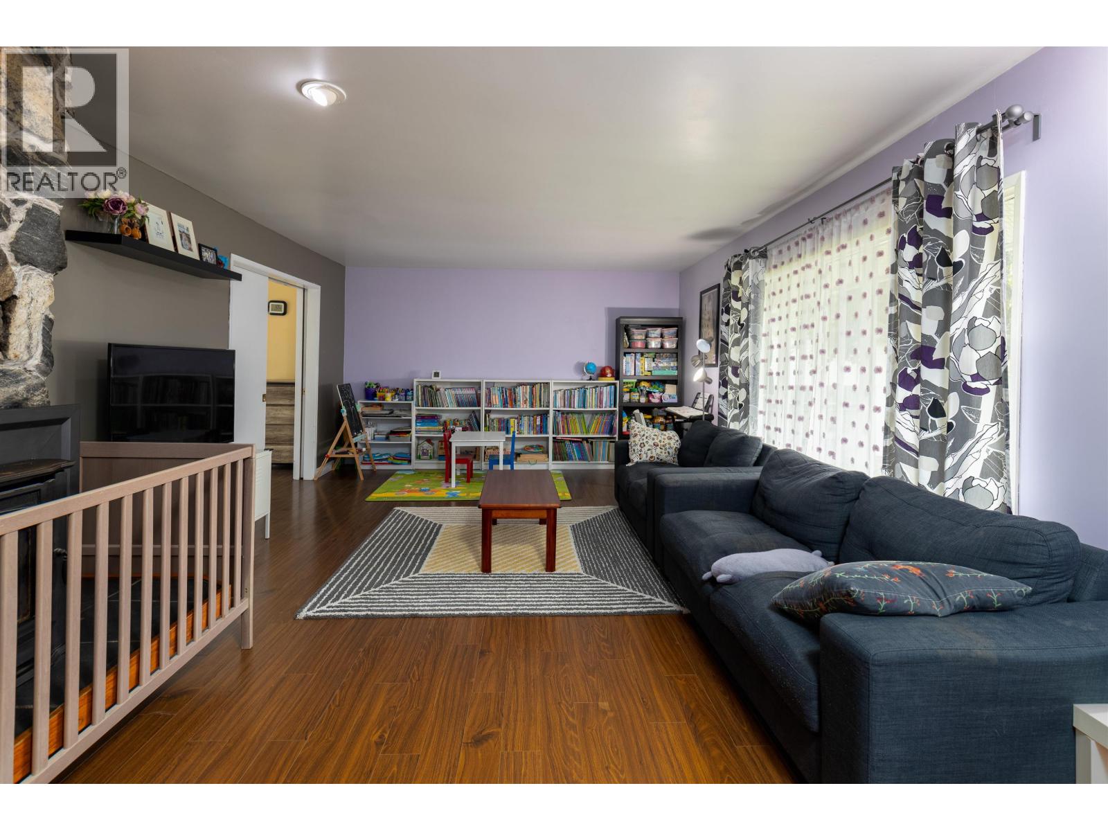 5033 AGAR Avenue, Terrace