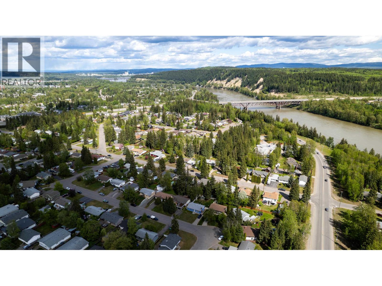 3091 SPRUCE STREET - 23