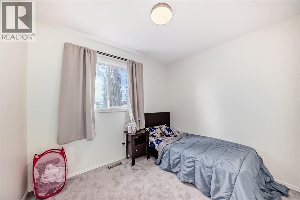 325 Mt Douglas Manor SE - 18