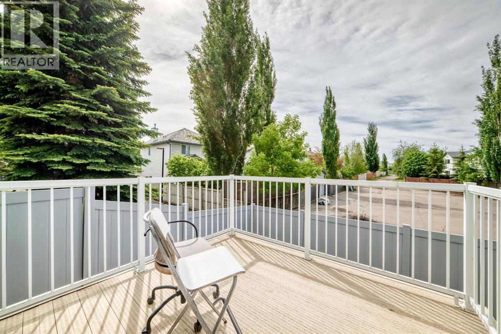 325 Mt Douglas Manor SE - 11