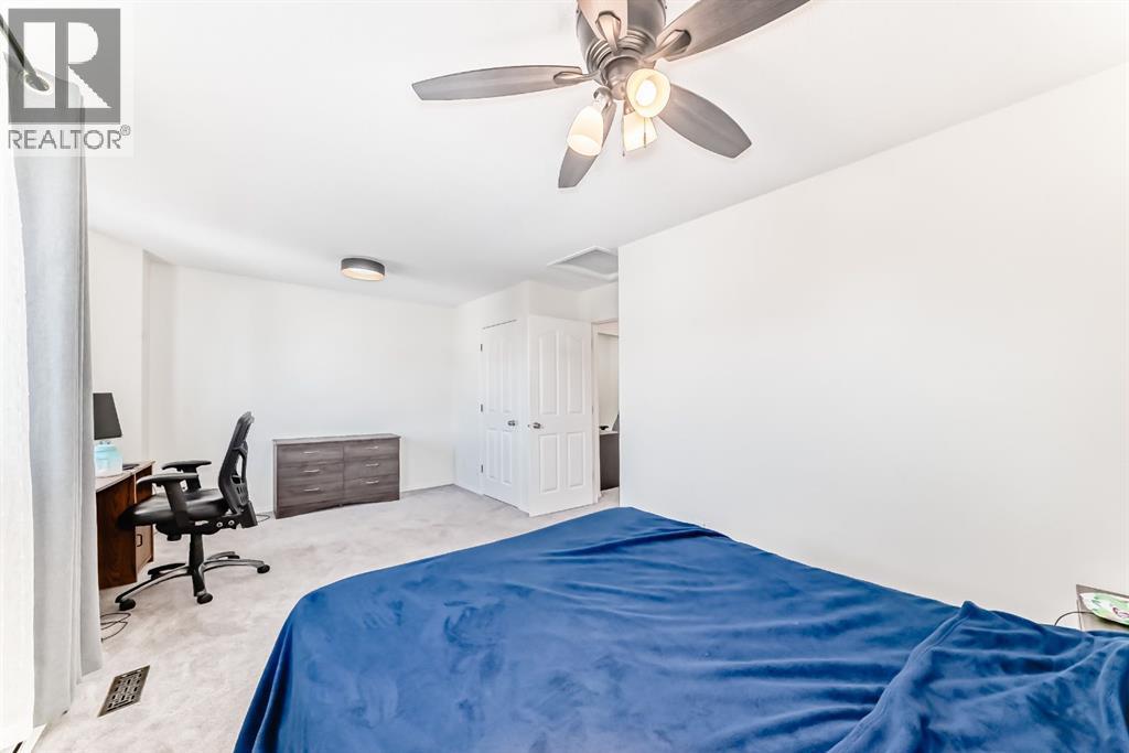 325 Mt Douglas Manor SE - 16