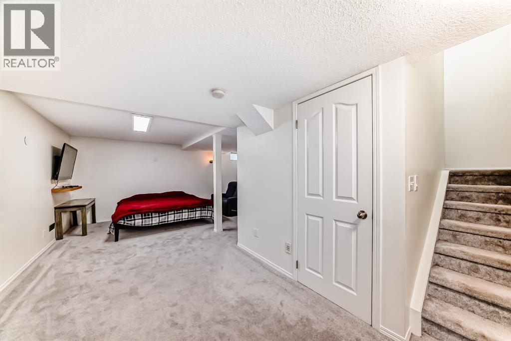325 Mt Douglas Manor SE - 22