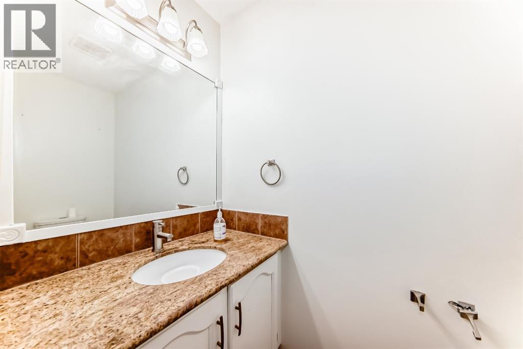 325 Mt Douglas Manor SE - 14