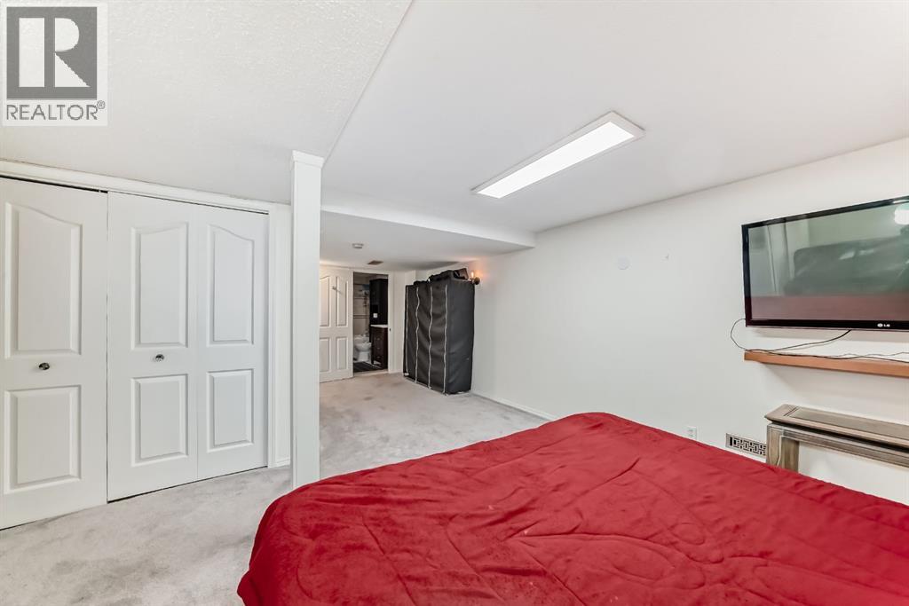 325 Mt Douglas Manor SE - 26