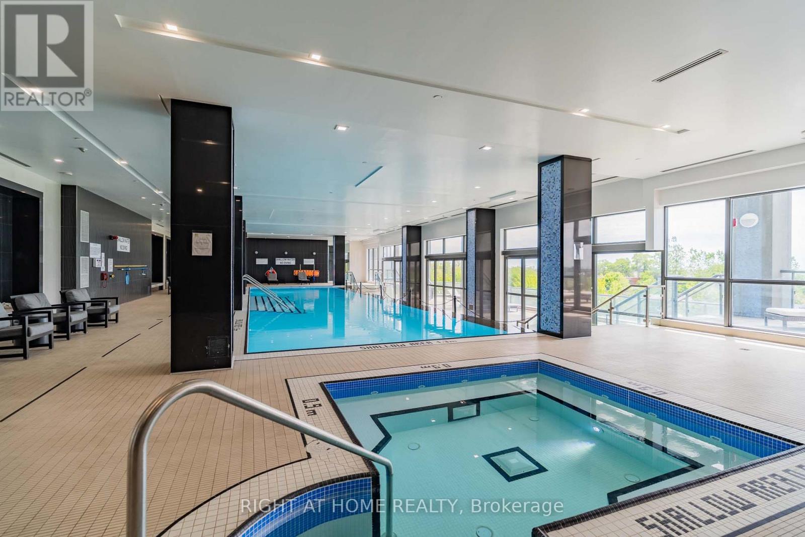 #901 15 ZORRA STREET - 39