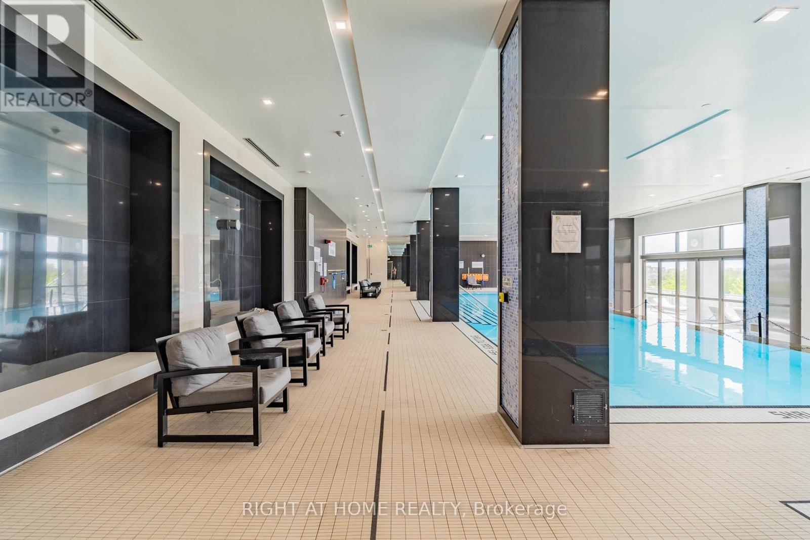#901 15 ZORRA STREET - 40