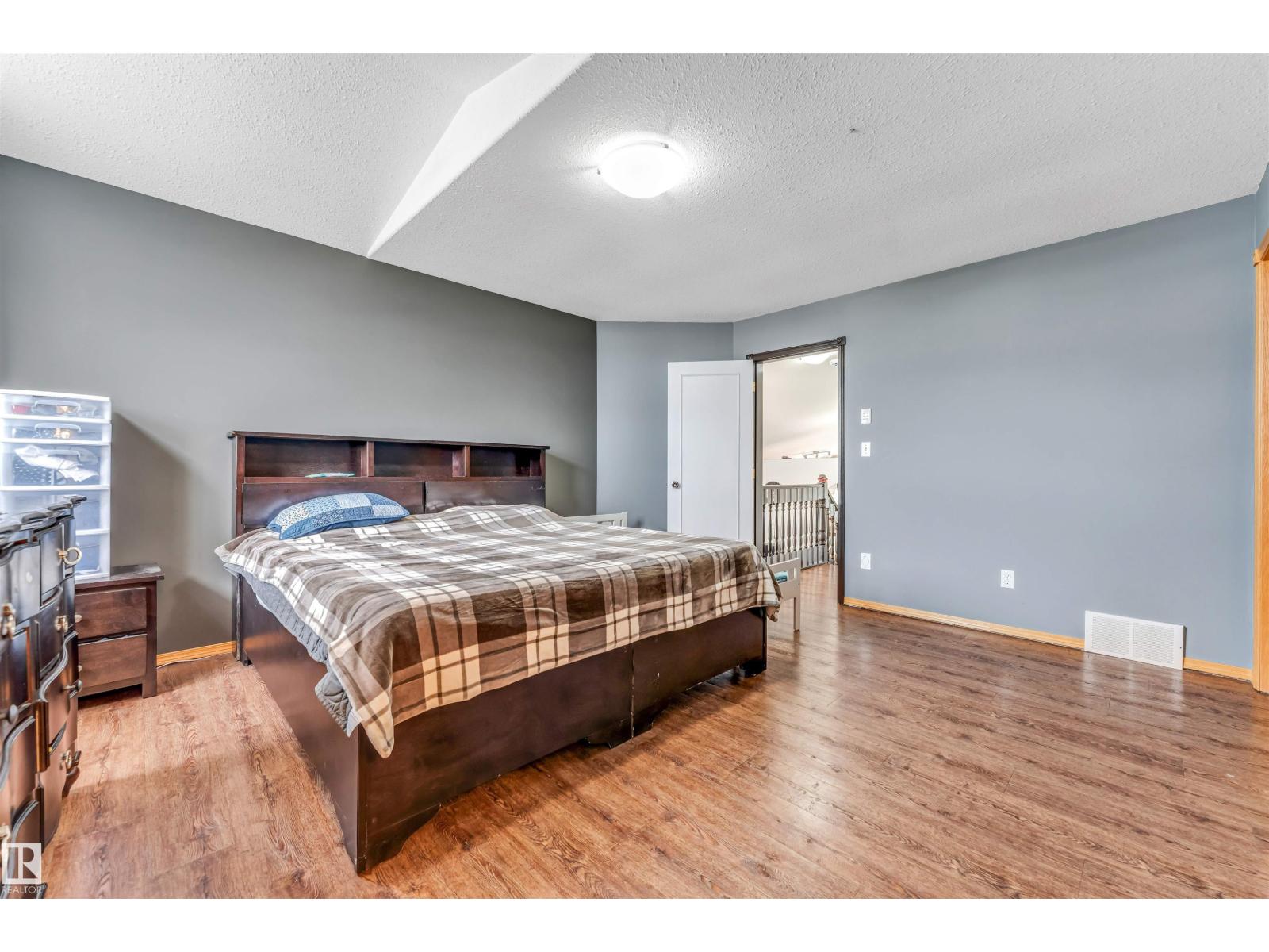 6719 164 Ave NW — photo 31
