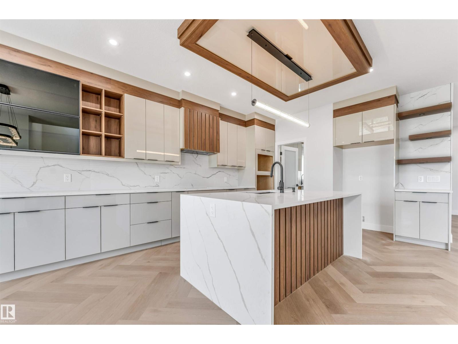 6013 19 ST NE - 11