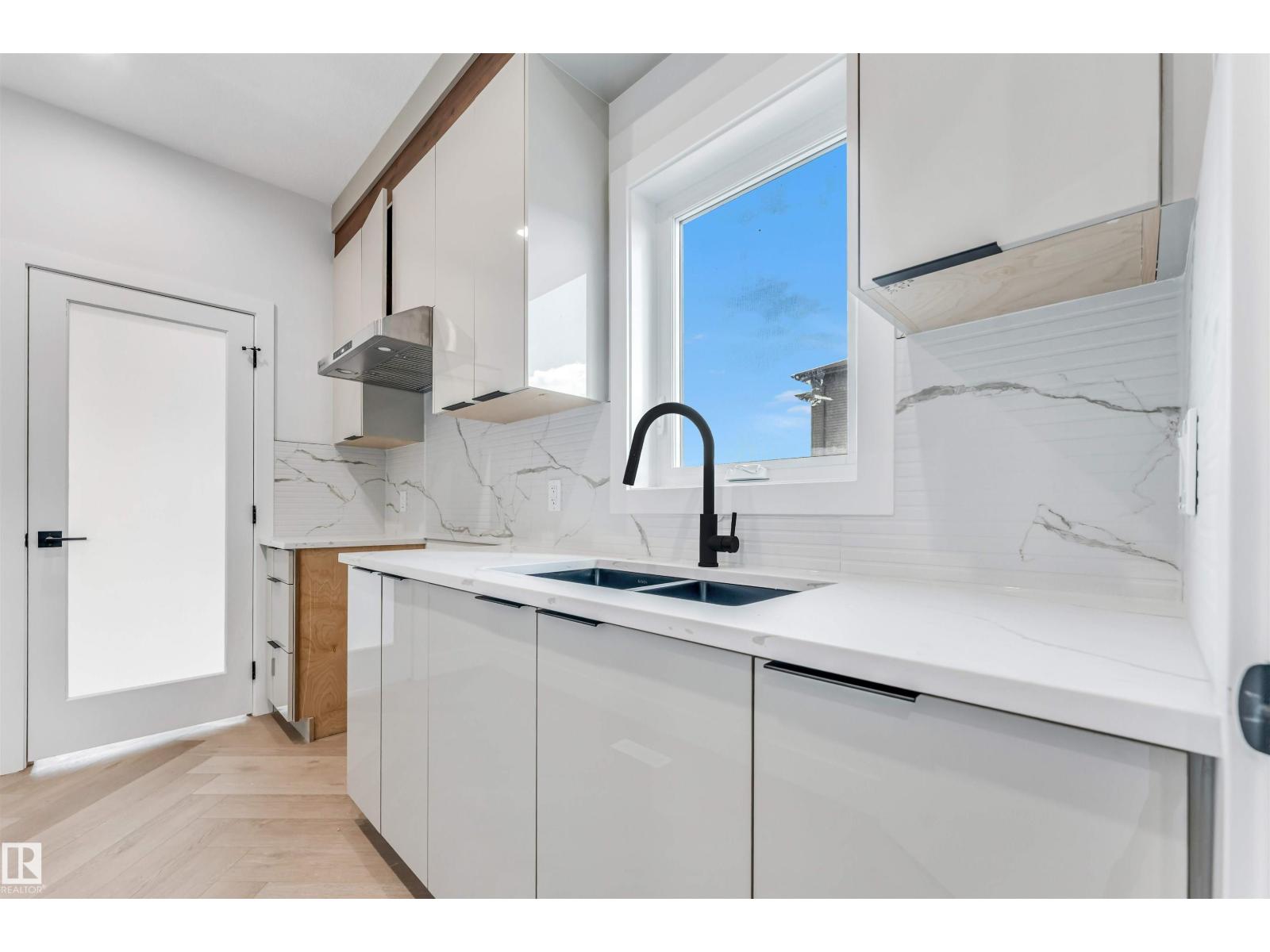 6013 19 ST NE - 15