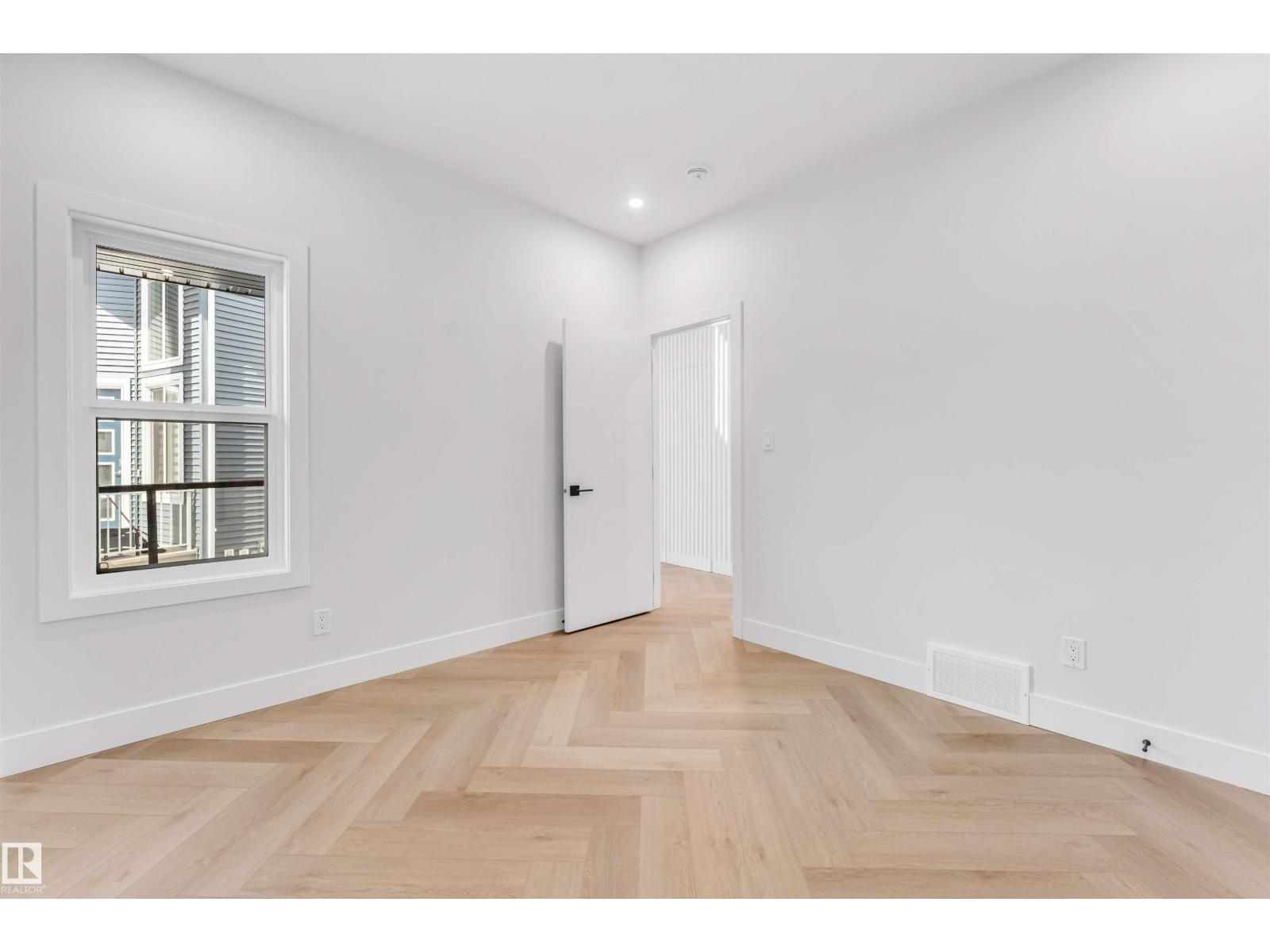 6013 19 ST NE - 19