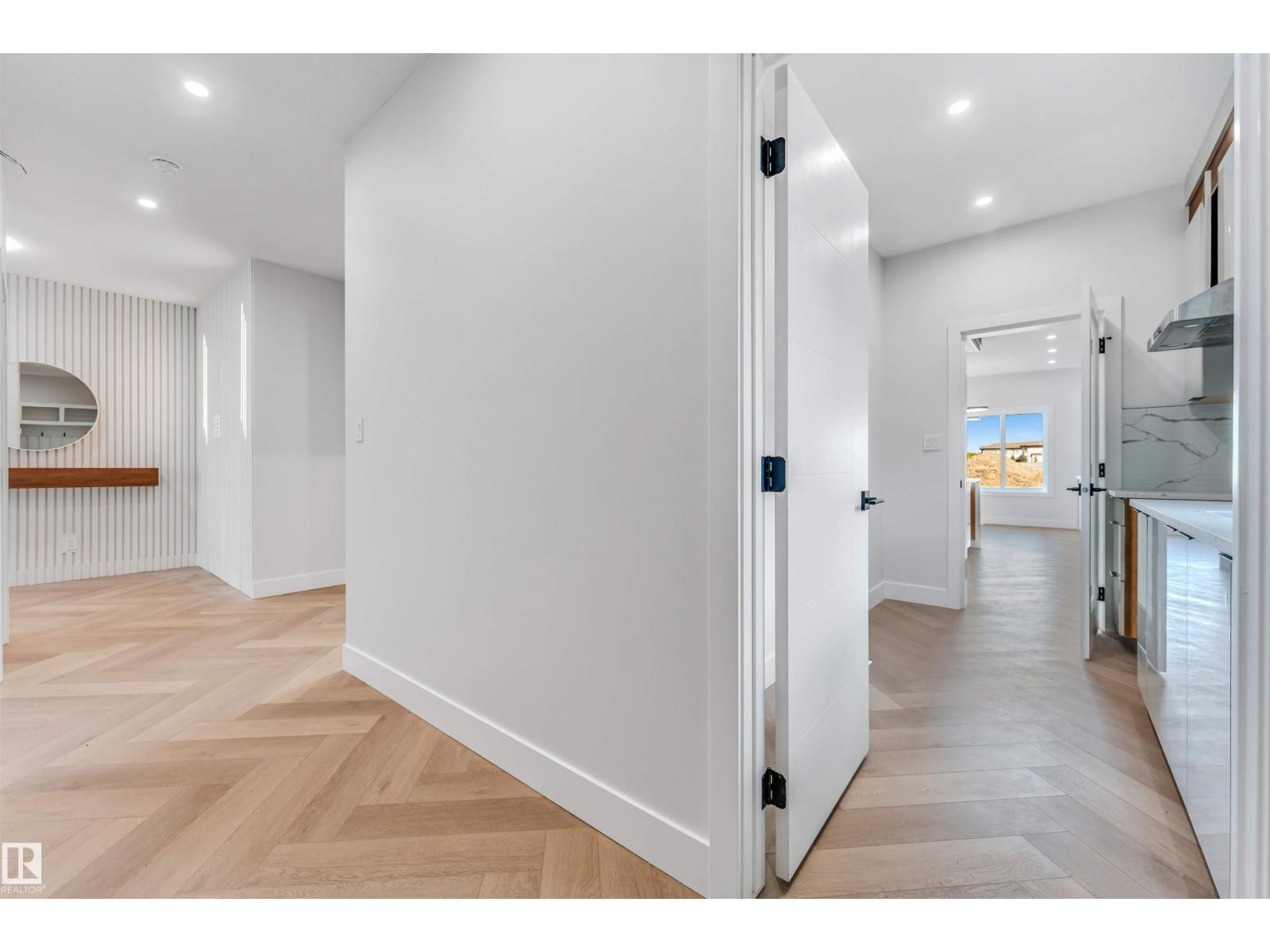 6013 19 ST NE - 22