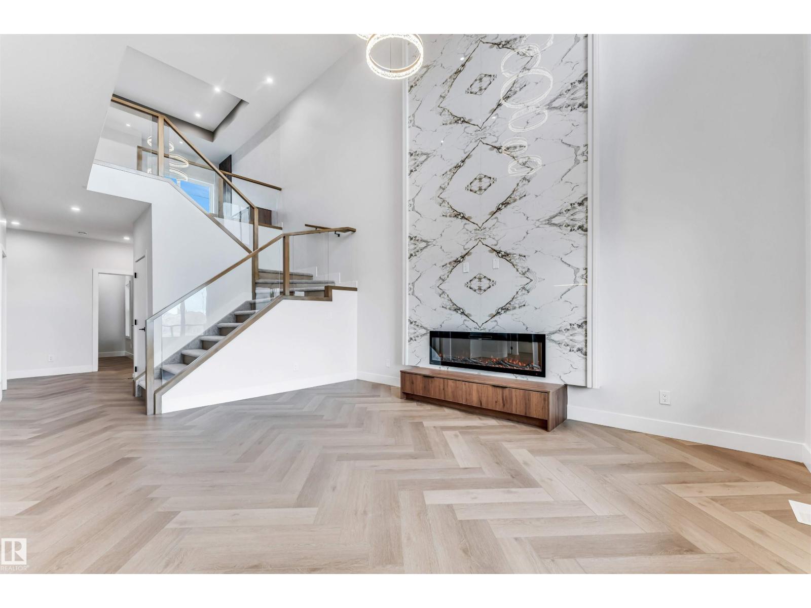 6013 19 ST NE - 25