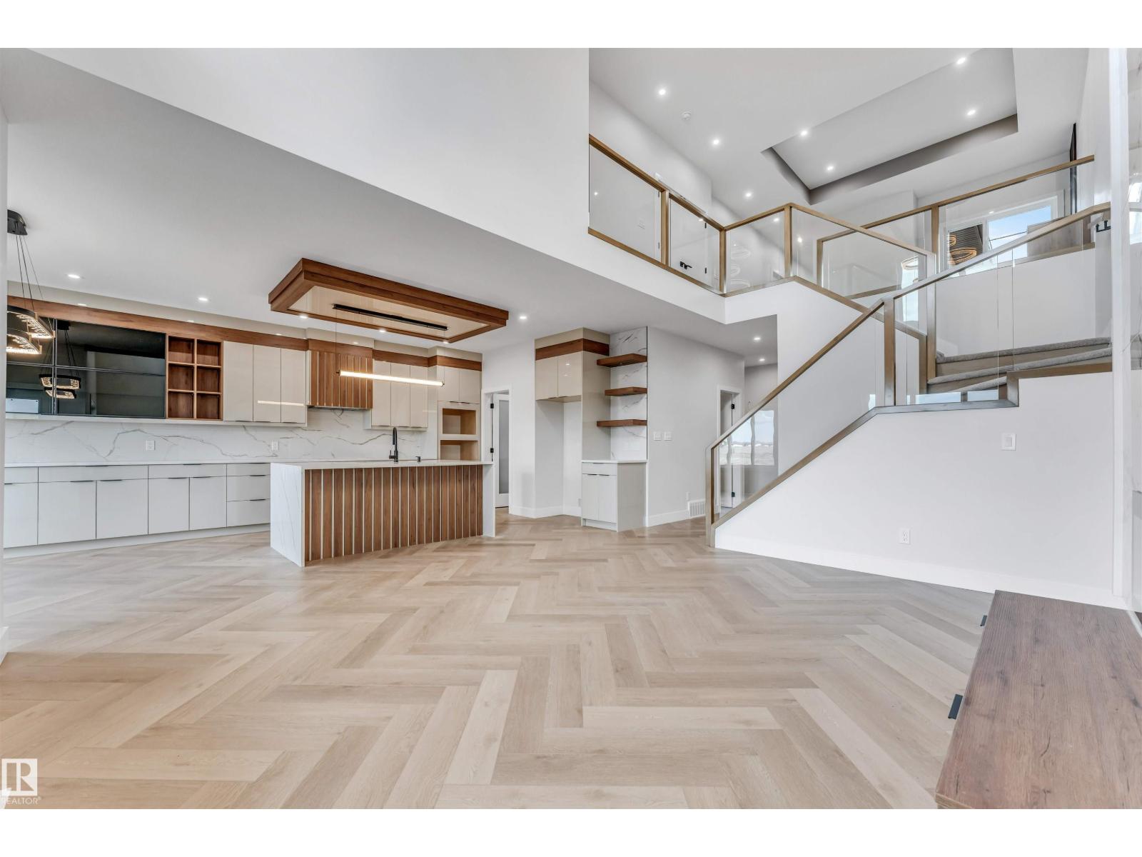 6013 19 ST NE - 3