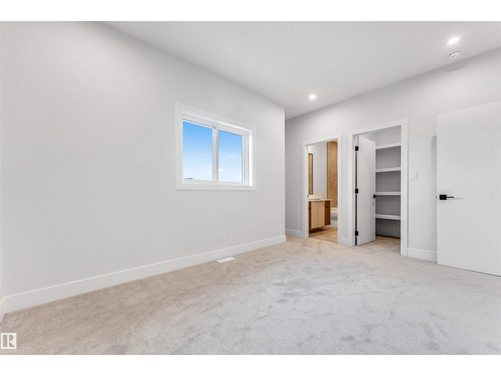 6013 19 ST NE - 35