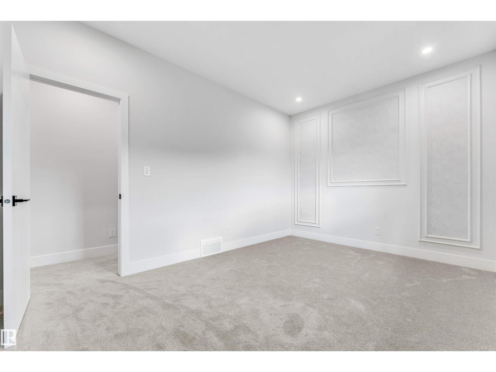 6013 19 ST NE - 36