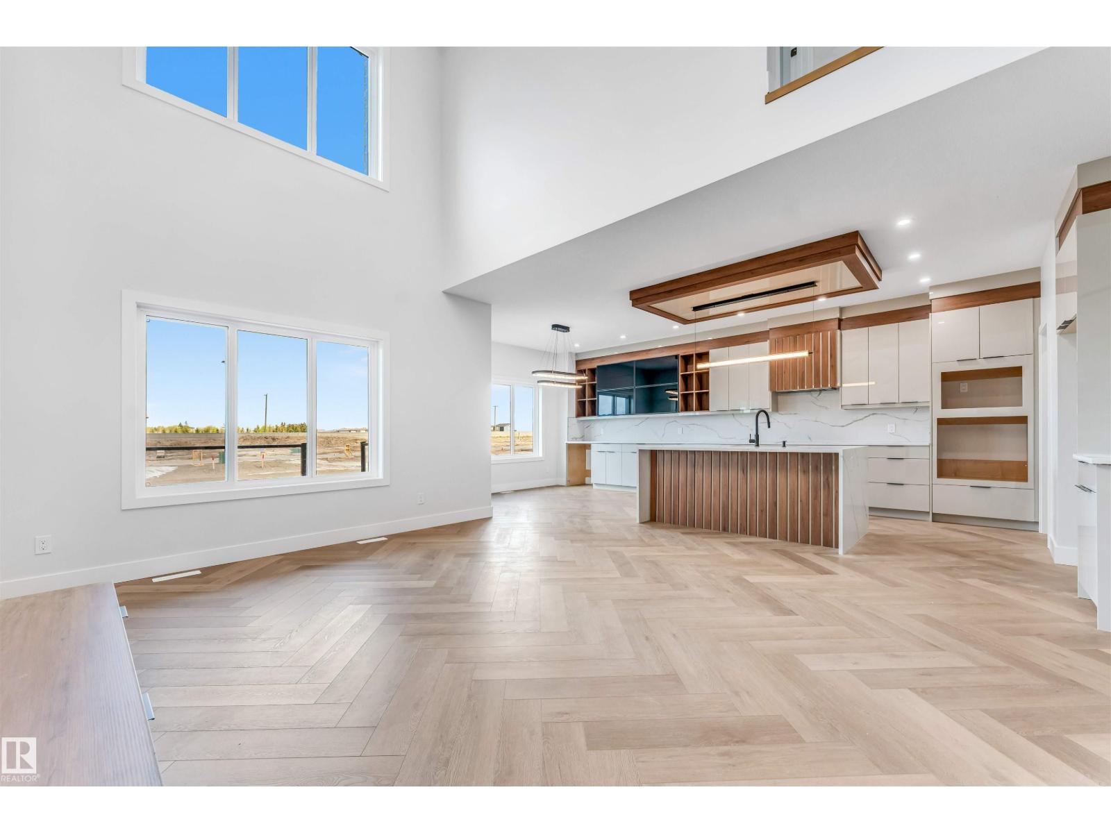 6013 19 ST NE - 4