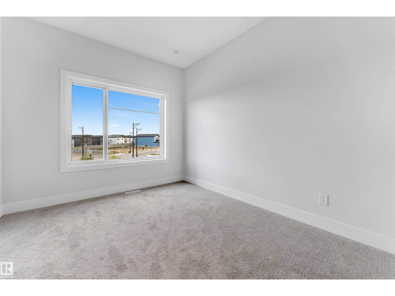 6013 19 ST NE - 40