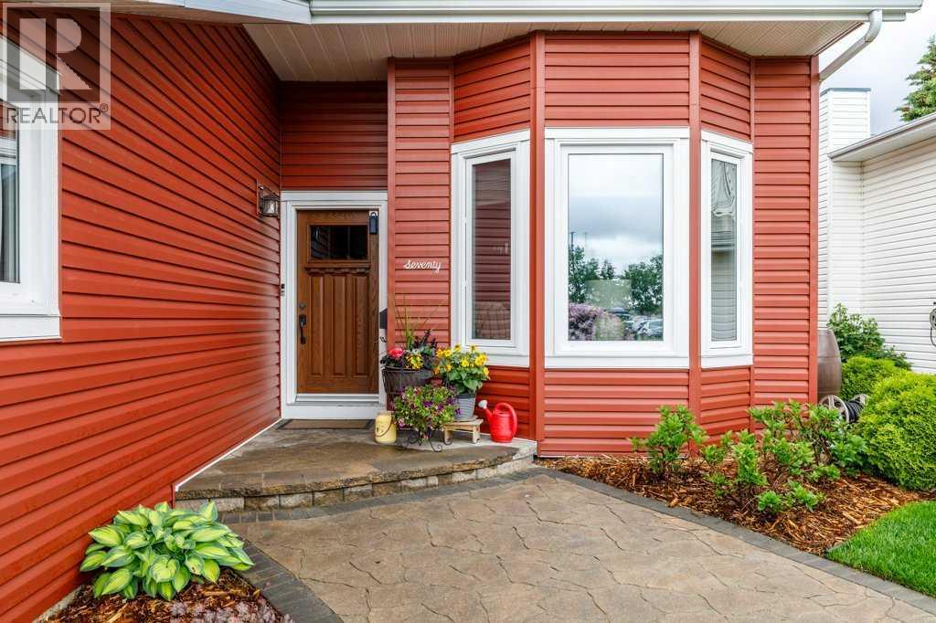 70 Douglas Avenue — photo 47