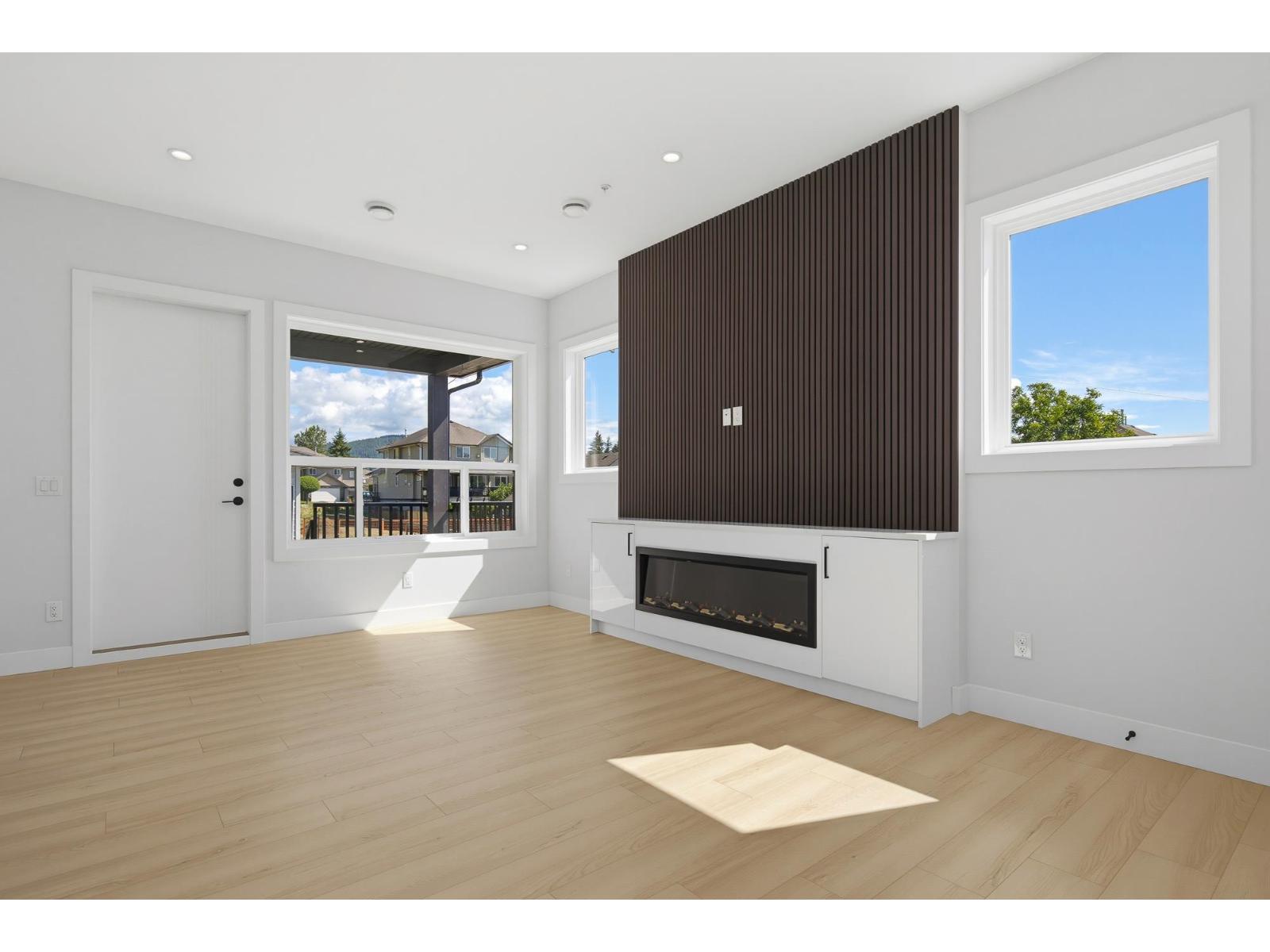 32613 CHERRY AVENUE, Mission