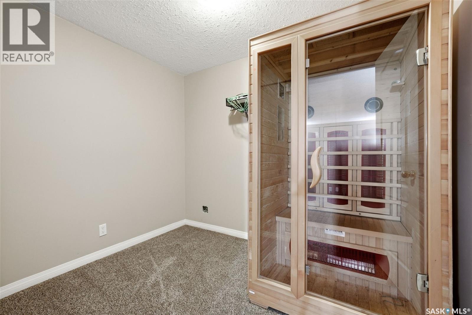 10 Lamont CRESCENT — photo 35