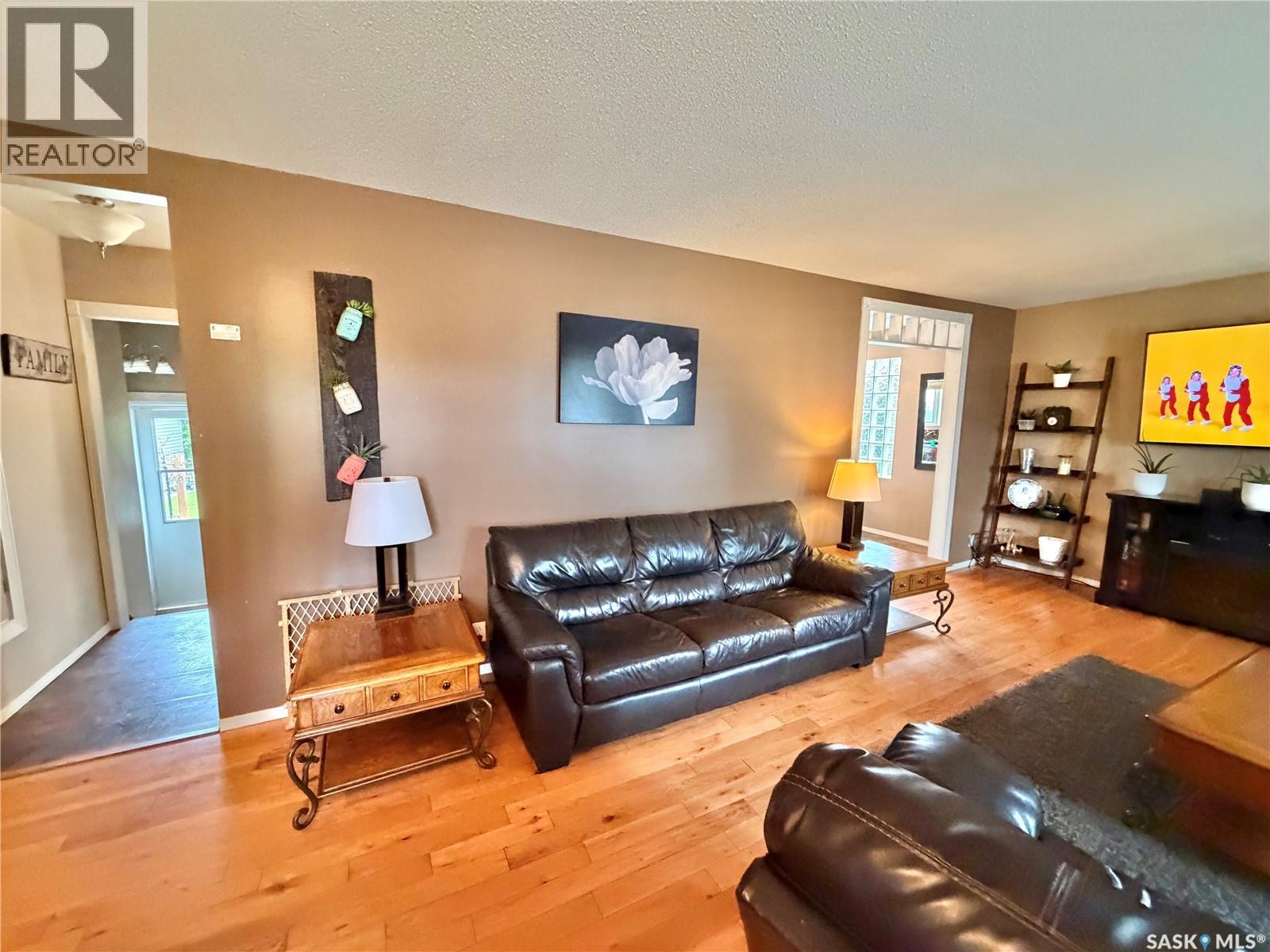361 Fourth AVENUE N - 5