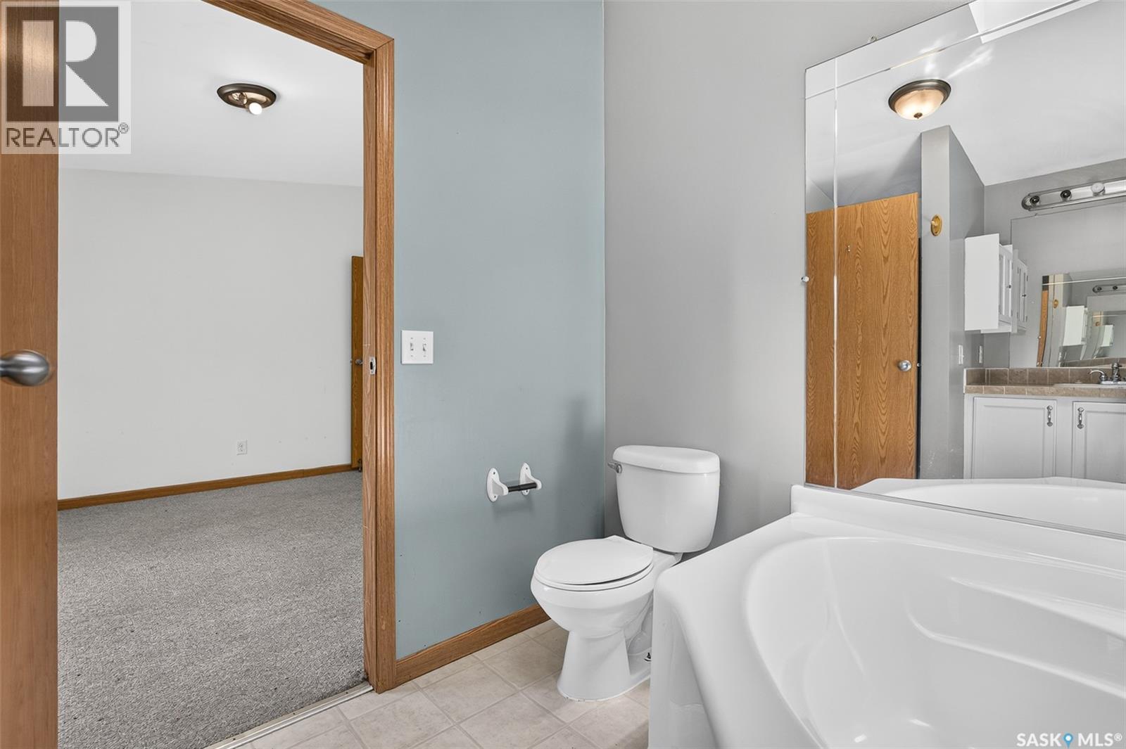 D4 1295 9th AVENUE NE — photo 34