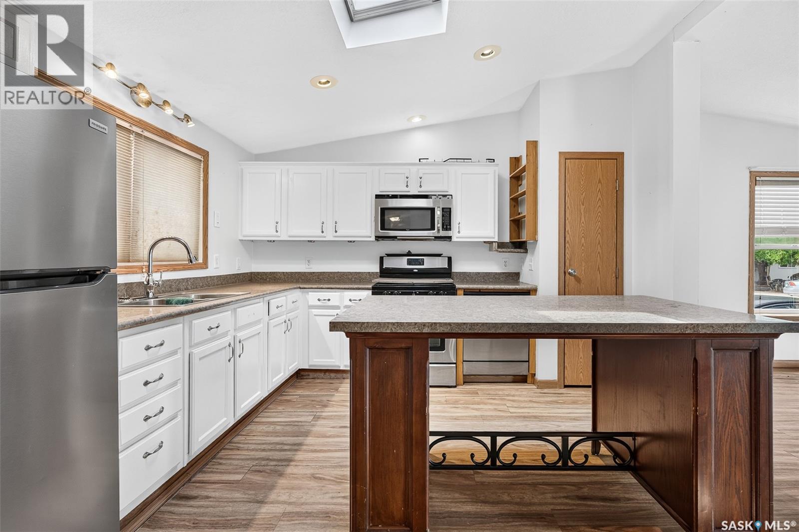 D4 1295 9th AVENUE NE — photo 17