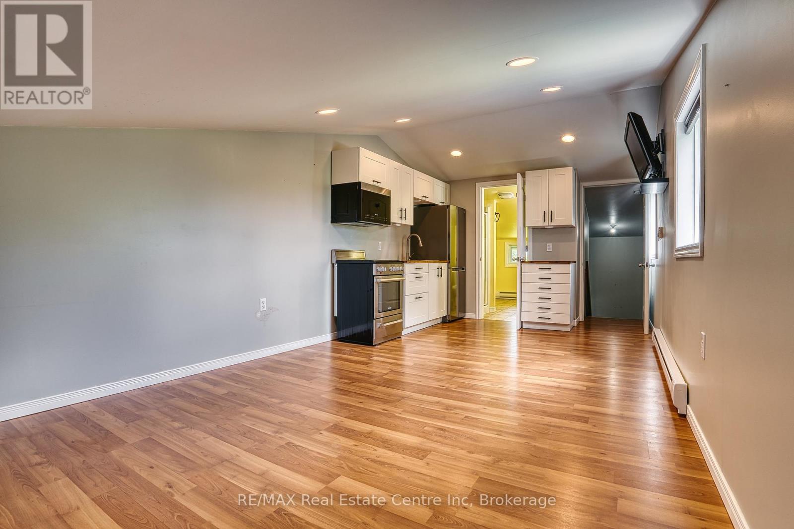 85088 GREY ROAD 14 - 33