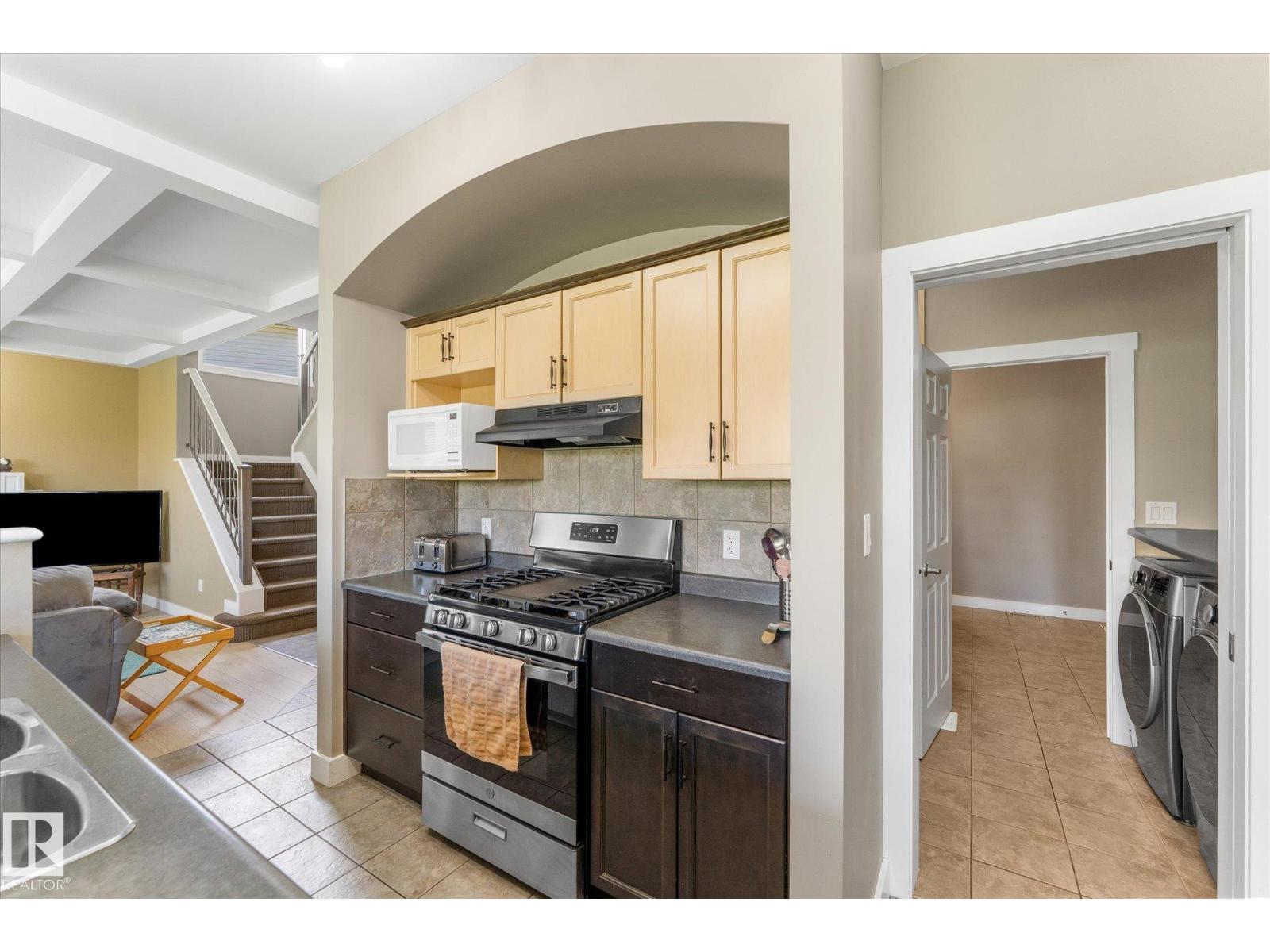 488 MACEWAN RD SW - 15
