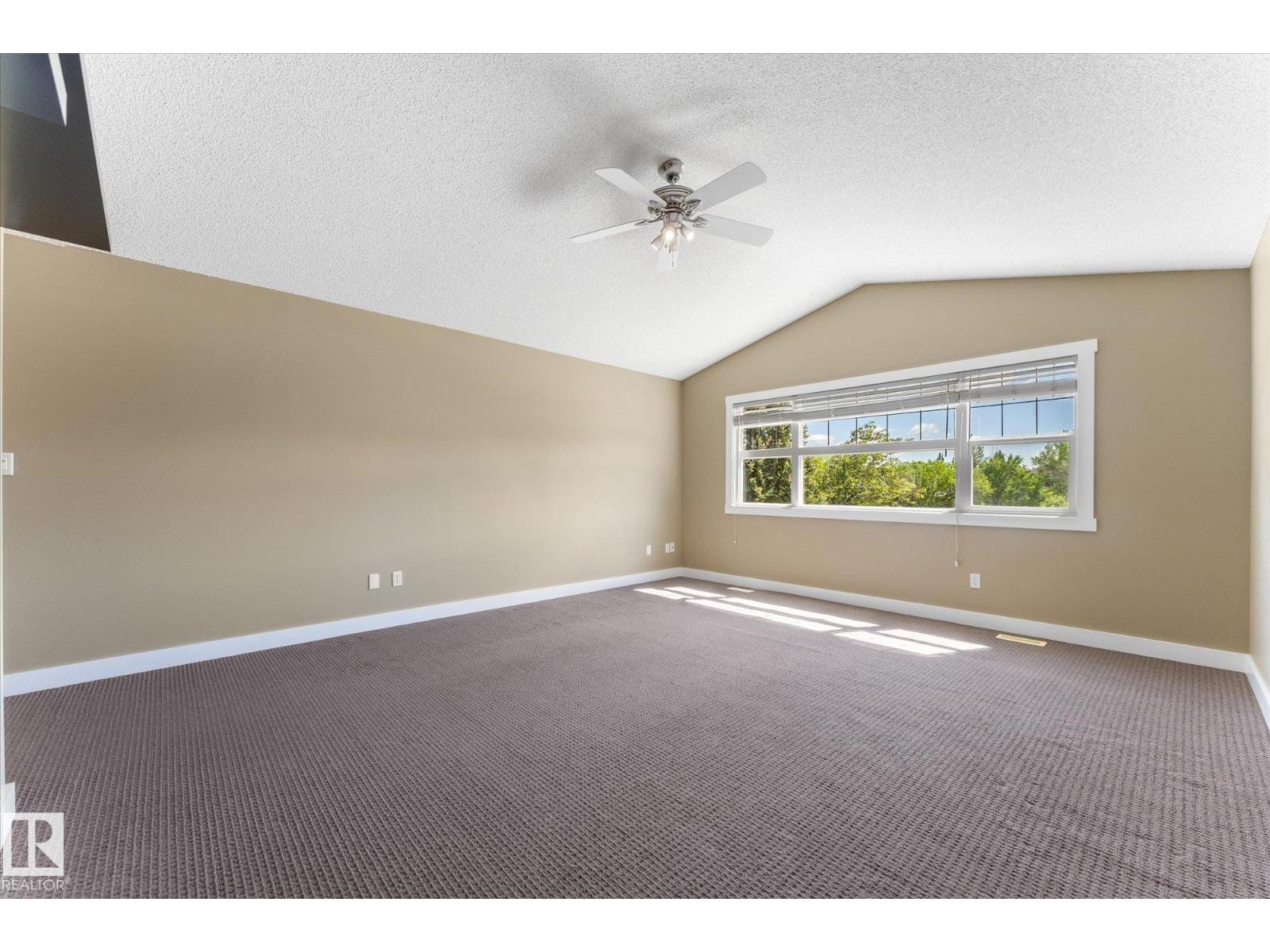 488 MACEWAN RD SW — photo 33