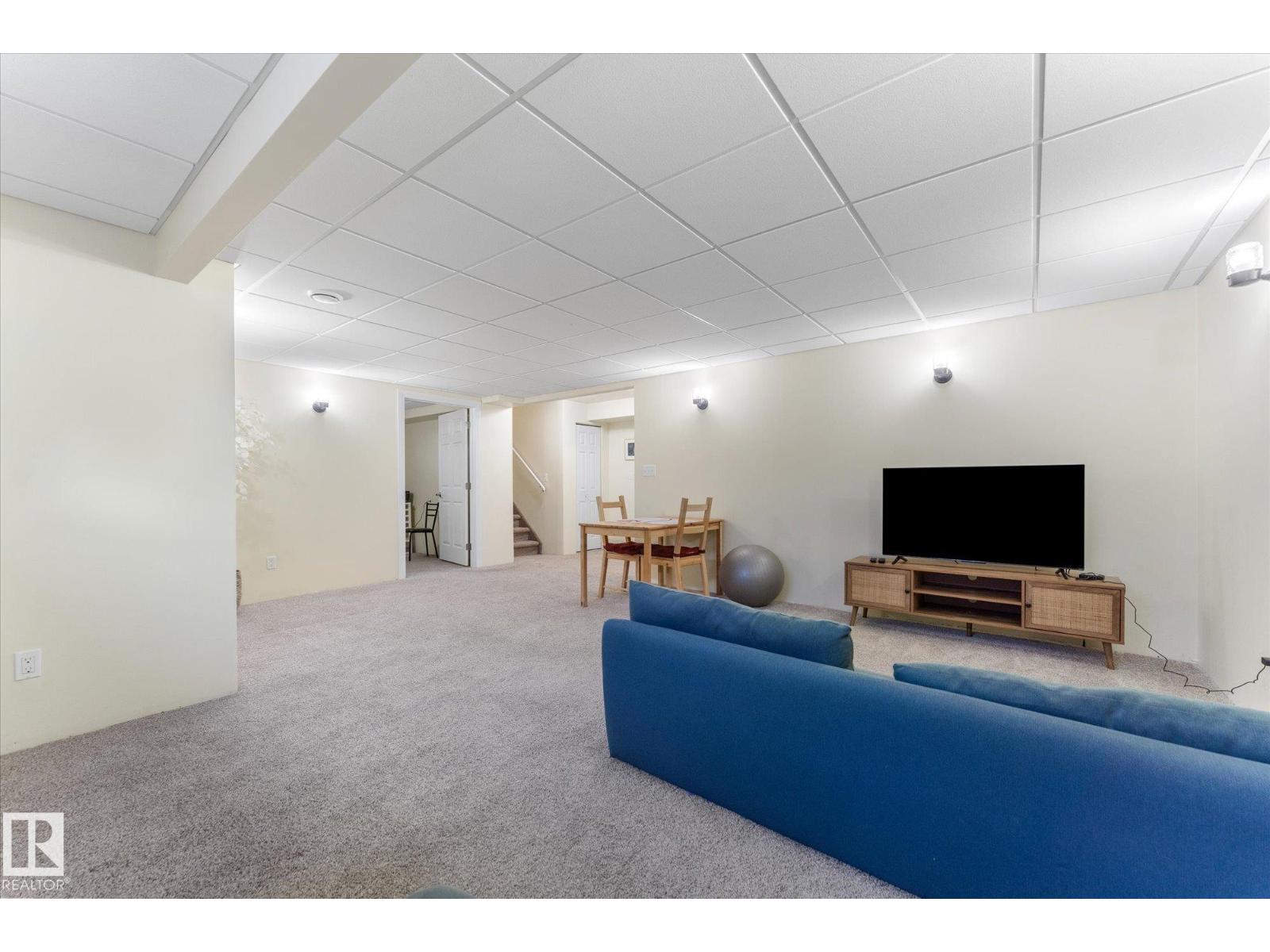 488 MACEWAN RD SW — photo 38