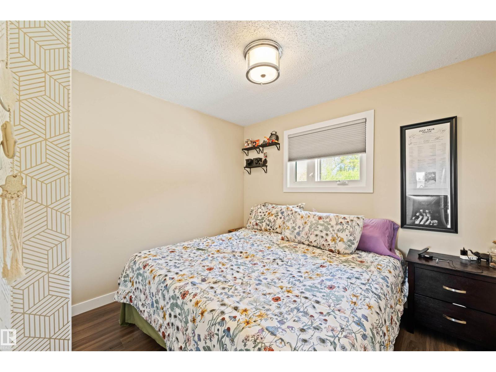 12002 39 ST NW - 12