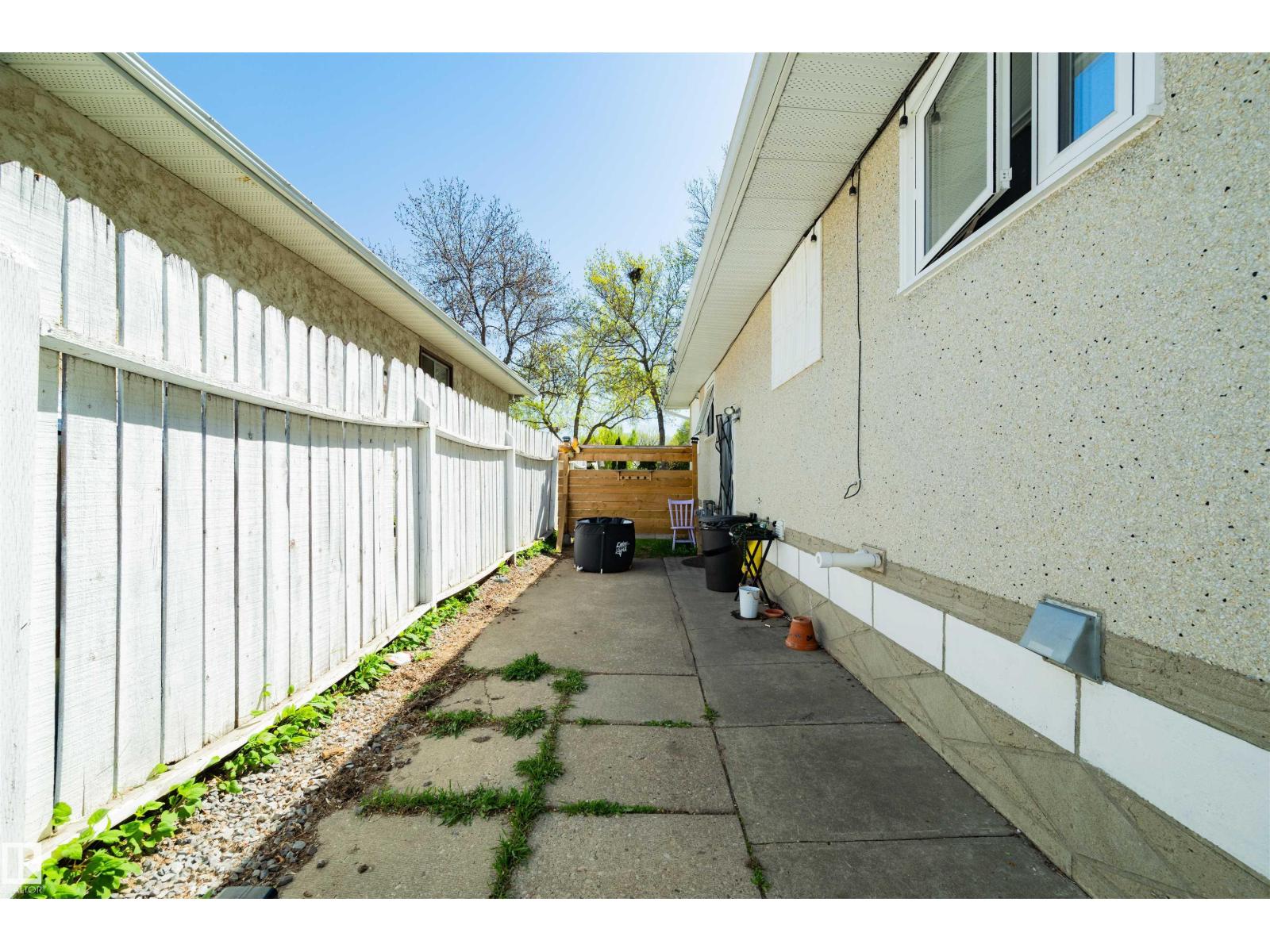 12002 39 ST NW - 23