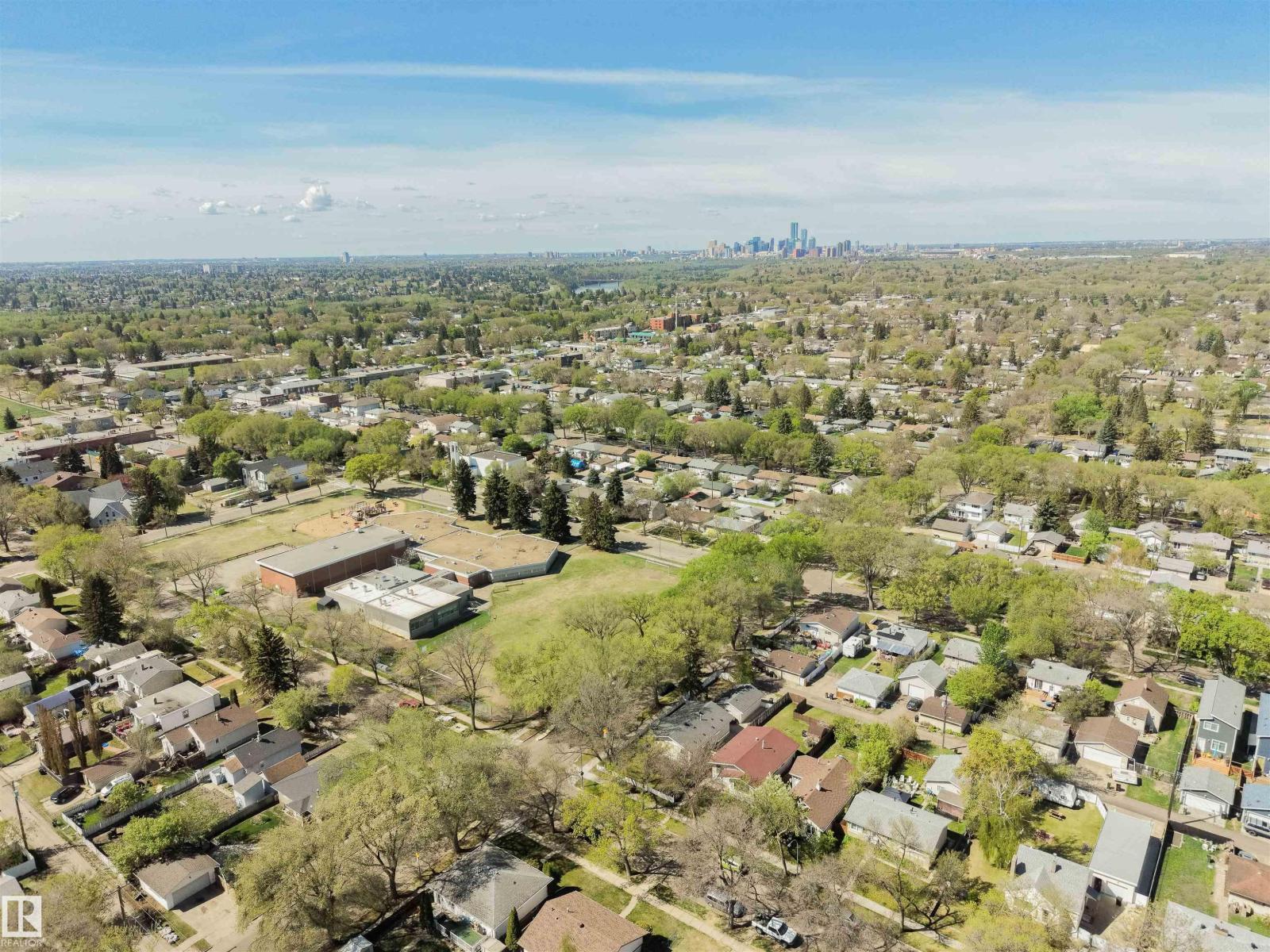 12002 39 ST NW - 37