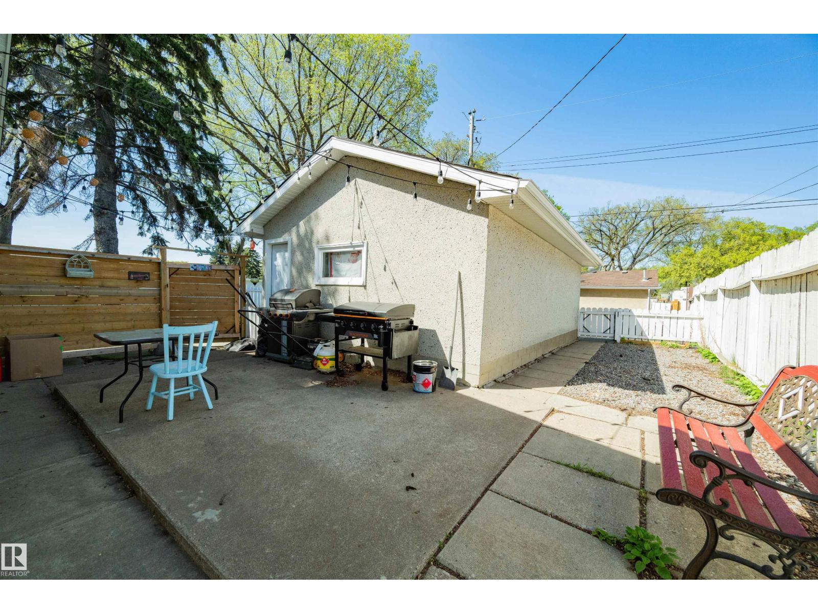 12002 39 ST NW - 24